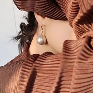 Gold Caramel Pearl Hoop Earrings